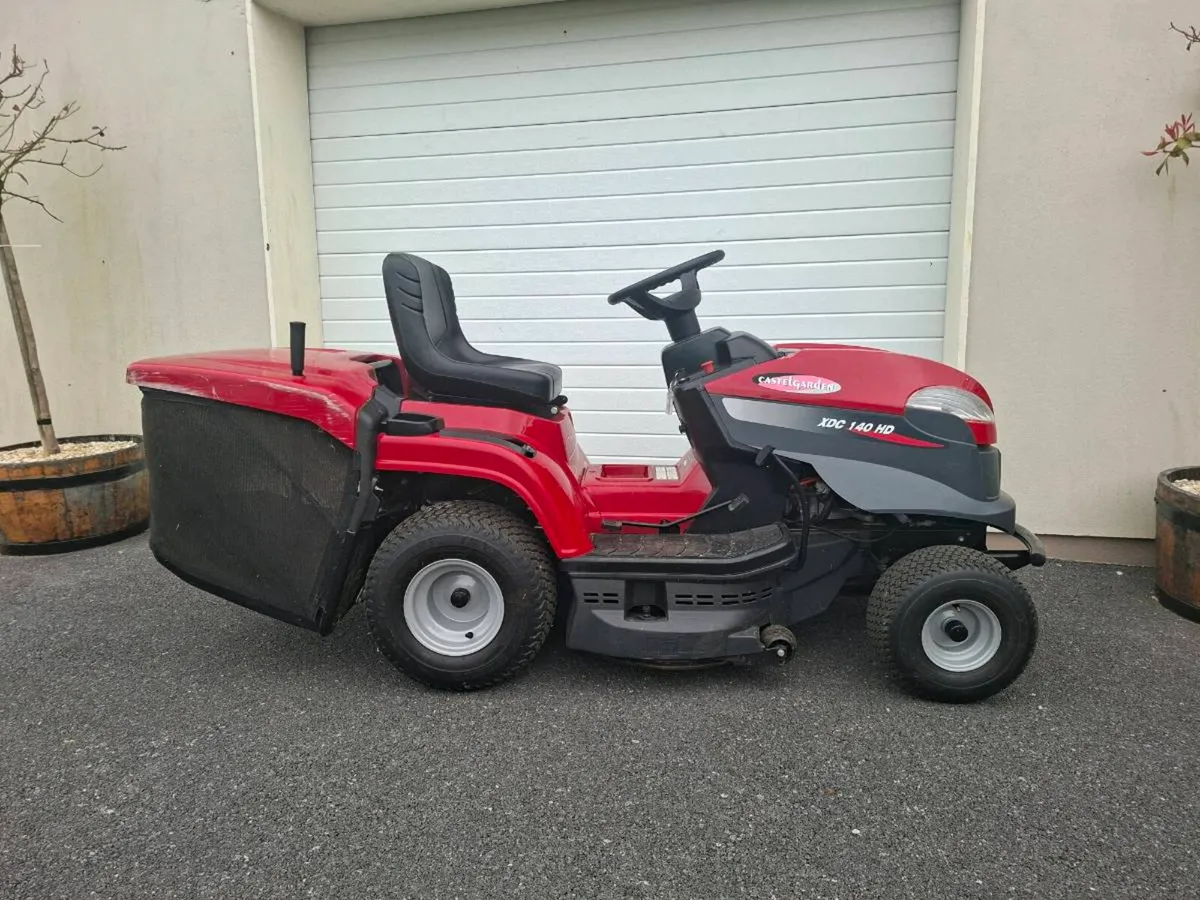 CASTELGARDEN XDC140 Geared Tractor Mower - Image 1