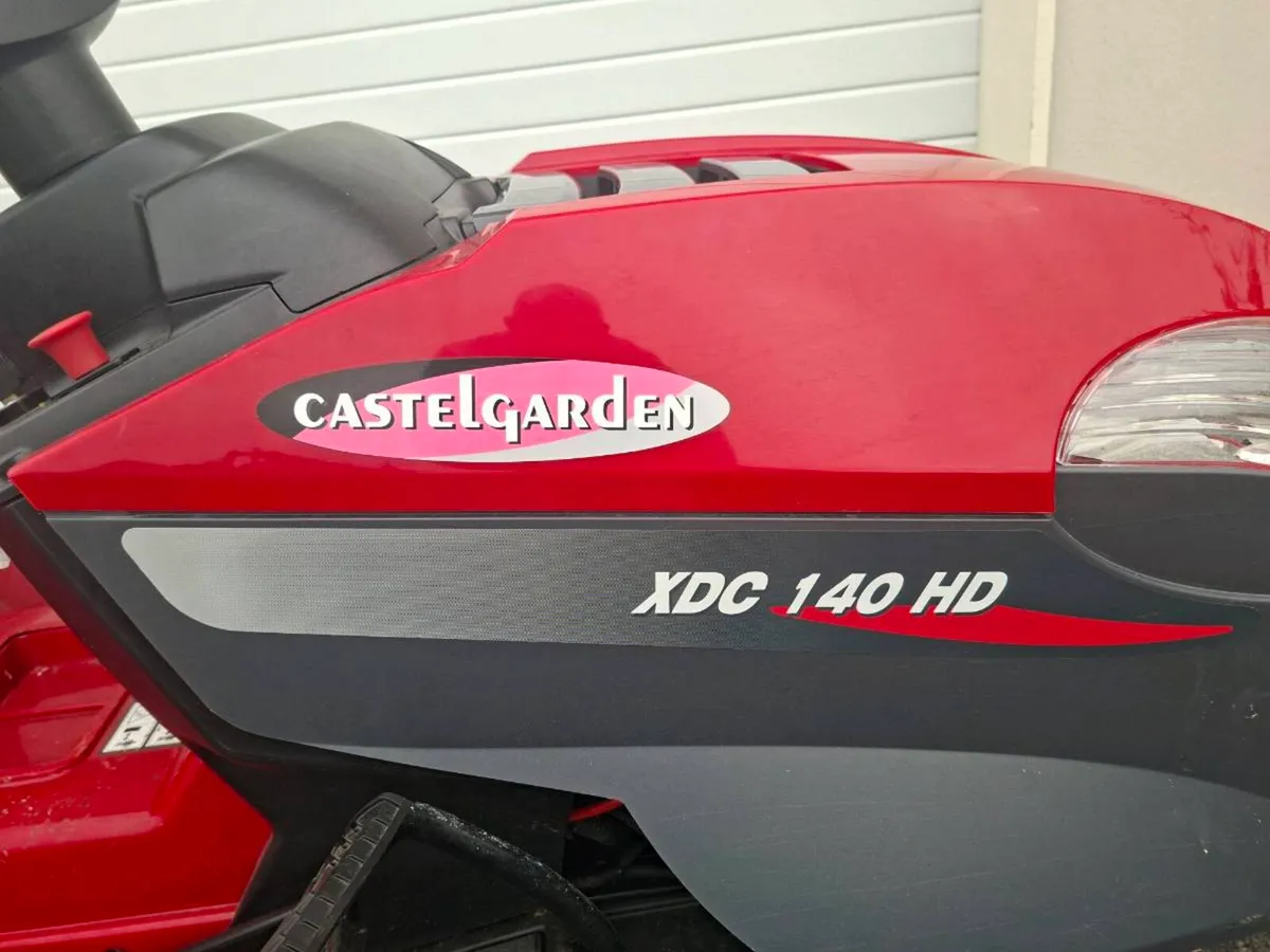CASTELGARDEN XDC140 Geared Tractor Mower - Image 2