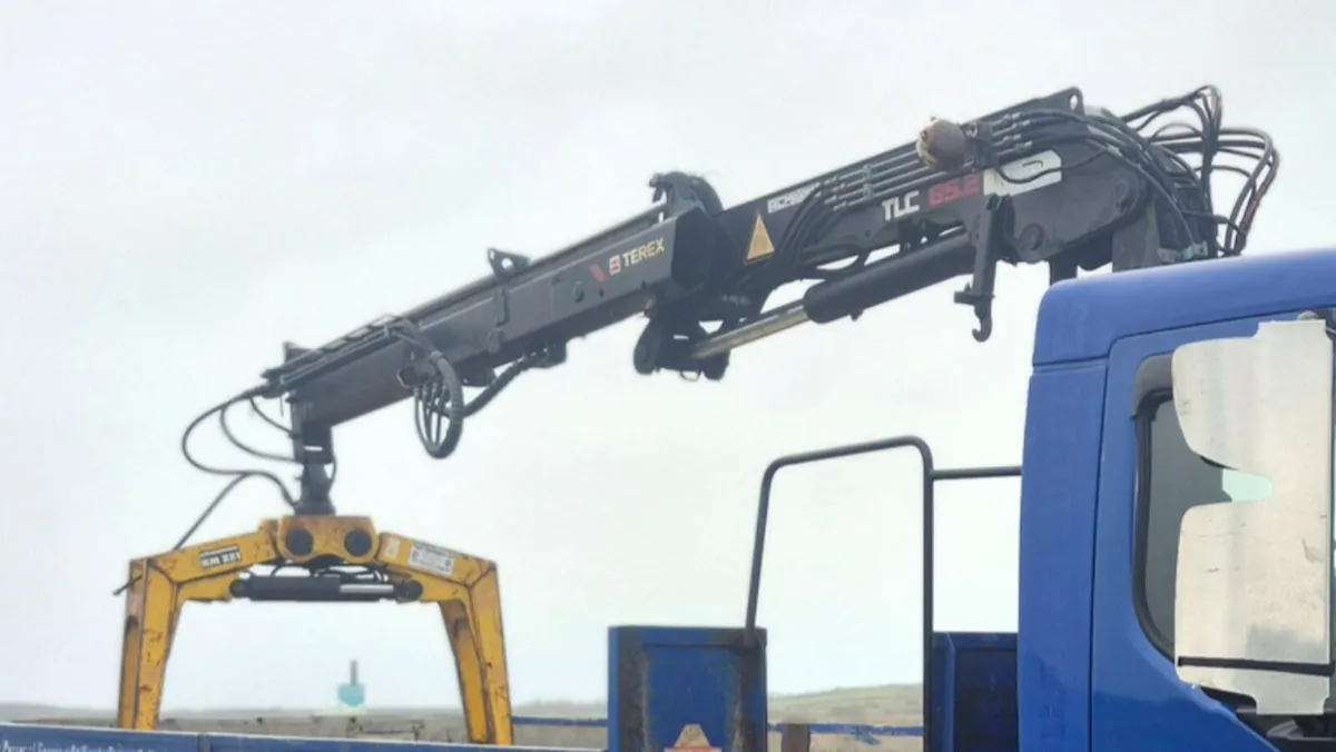 Terex 85.1 remote crane - Image 1