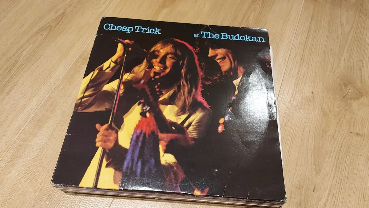CHEAP TRICK - LIVE AT BUDAKON -YELLOW VINYL RECORD