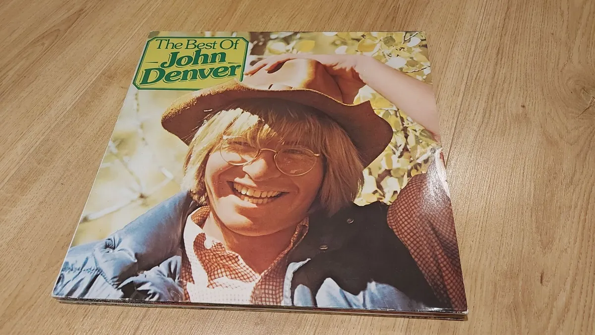 JOHN DENVER - THE BEST OF - VINYL RECORD