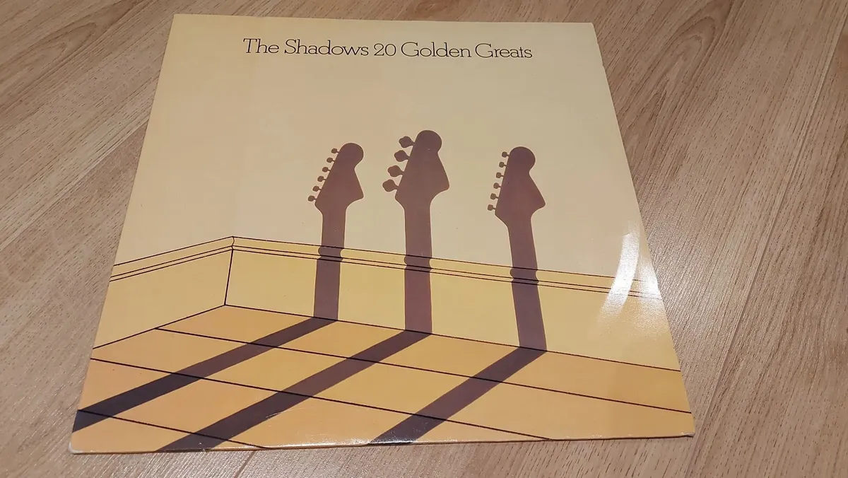 THE SHADOWS - 20 GOLDEN GREATS - VINYL RECORD - Image 1