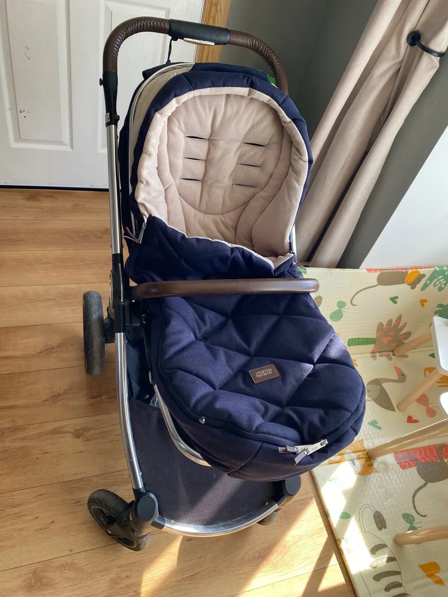 Baby bundle - Mamas and Papas pram plus car seat - Image 2