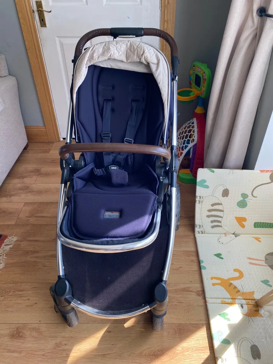 Baby bundle - Mamas and Papas pram plus car seat - Image 3