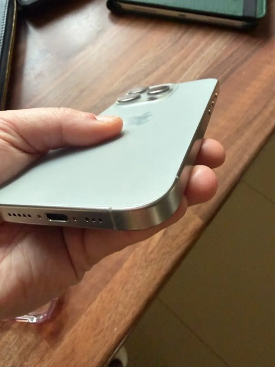 Unlocked iPhone 15pro 128gb - Image 4