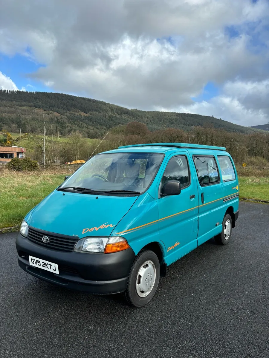 Toyota HIACE 2.4 D4D Devon 2 berth year 2003 NI - Image 4