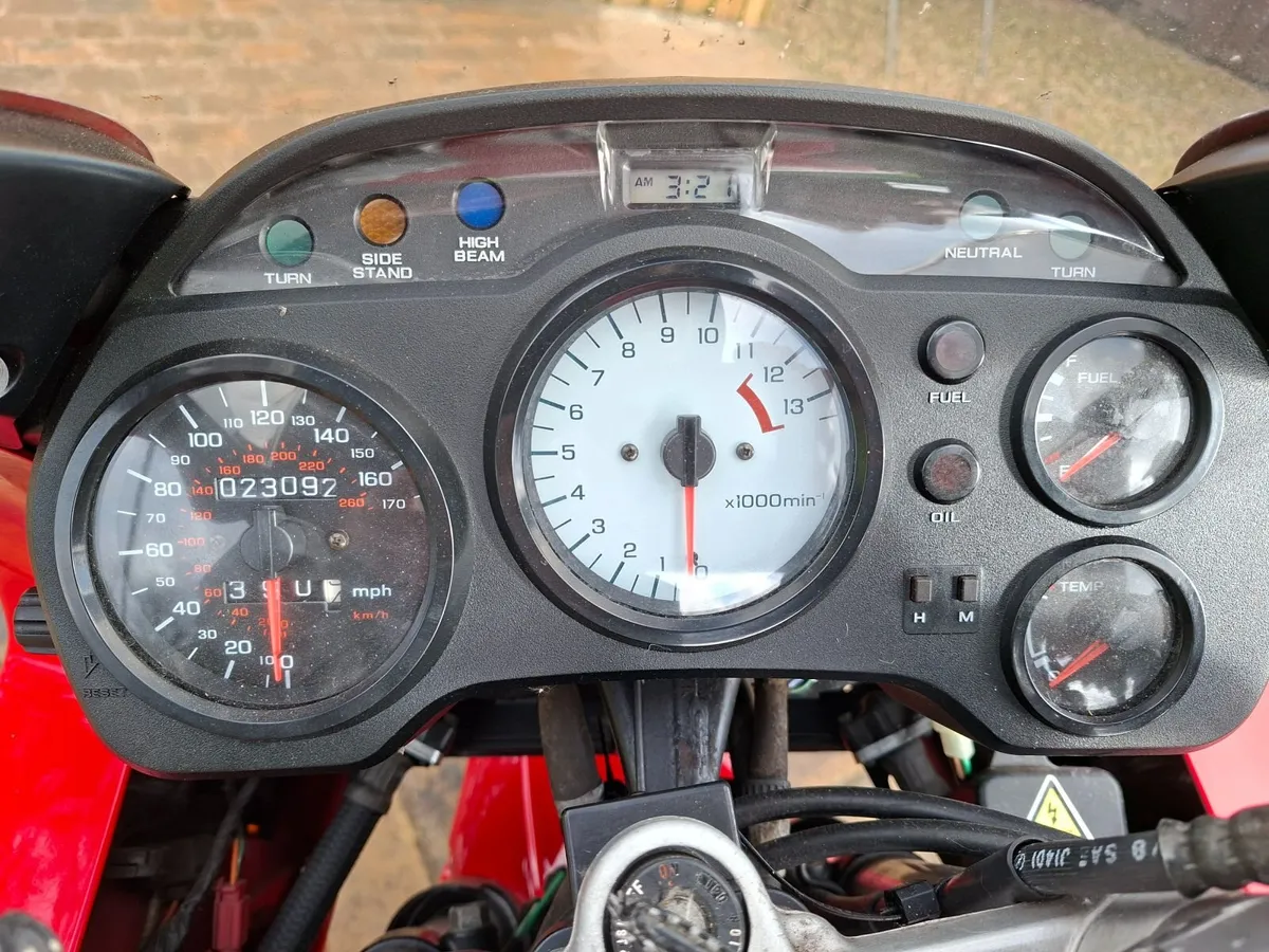 1995 Honda VFR 750 RC36 - Image 2