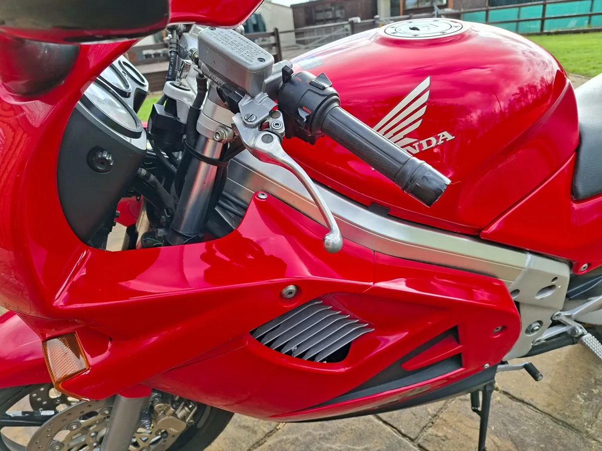1995 Honda VFR 750 RC36 - Image 3