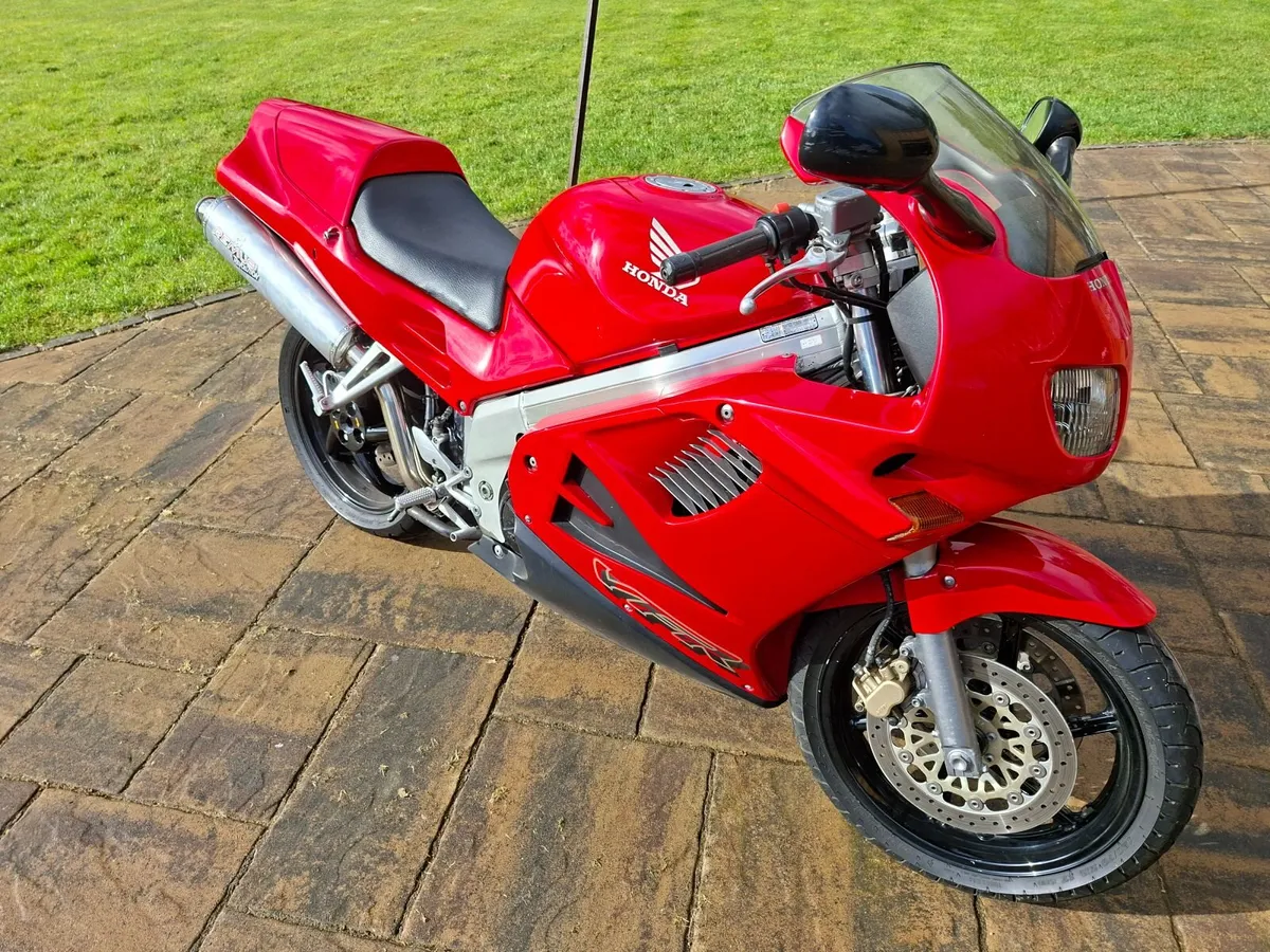 1995 Honda VFR 750 RC36 - Image 1