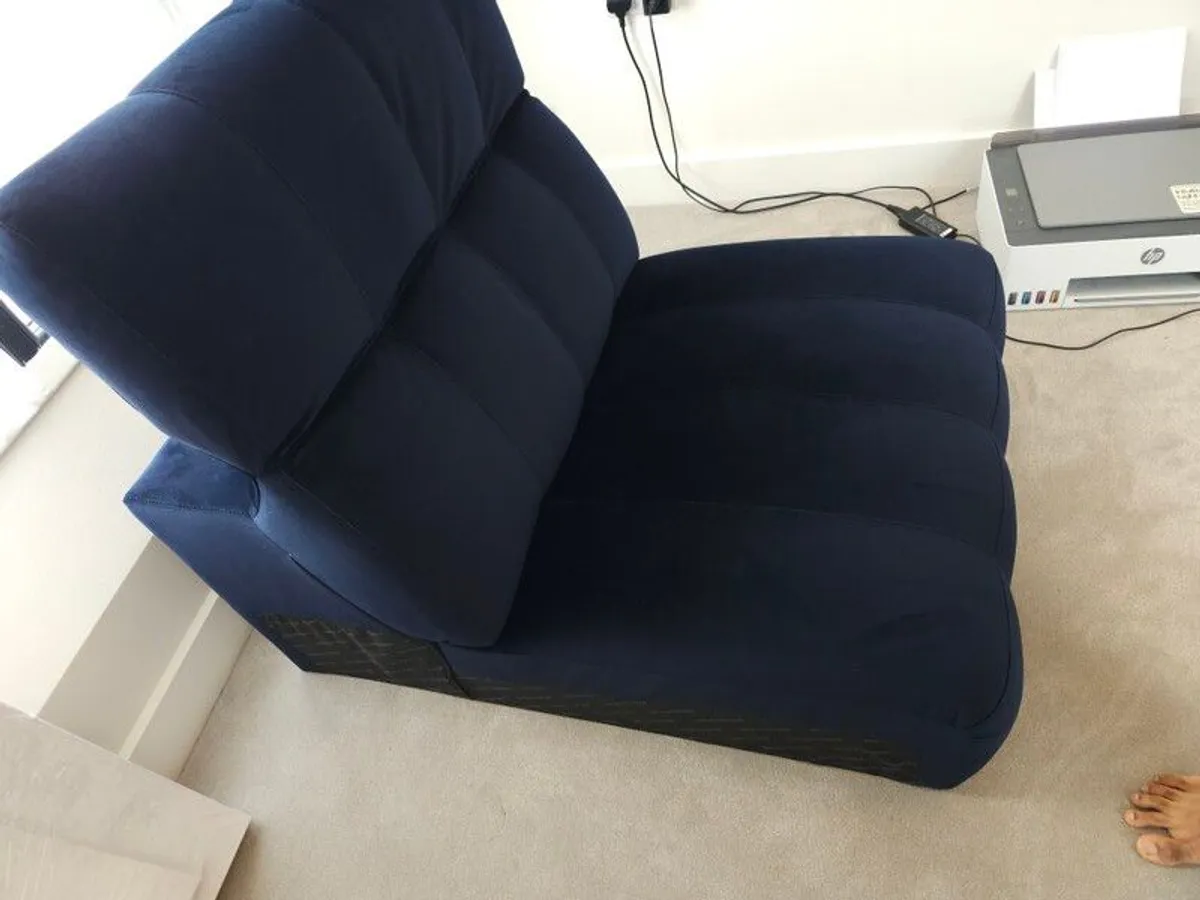 Single Sofa - Image 4