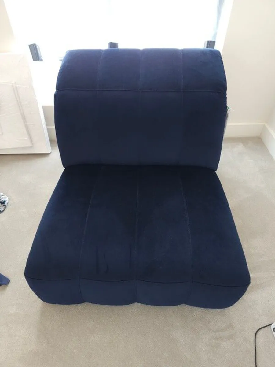 Single Sofa - Image 1