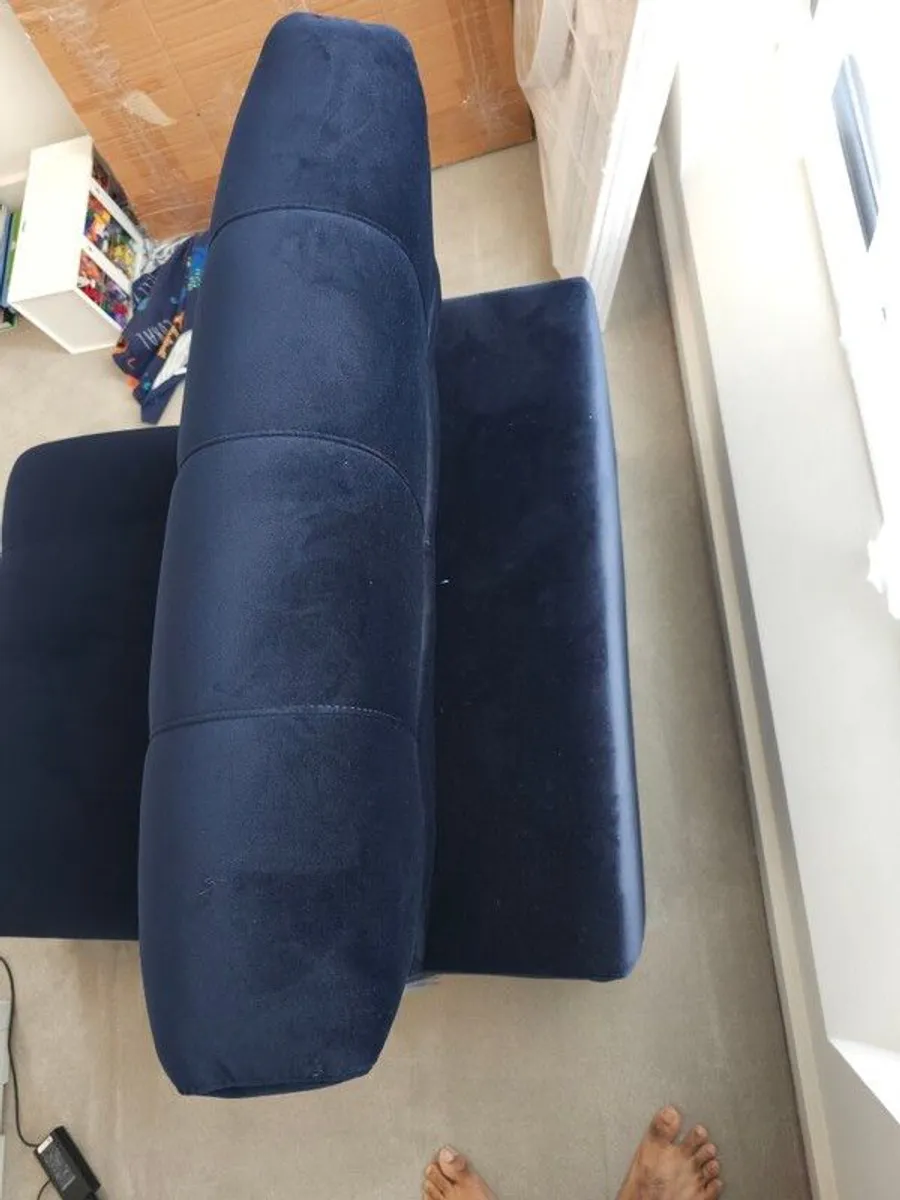 Single Sofa - Image 2