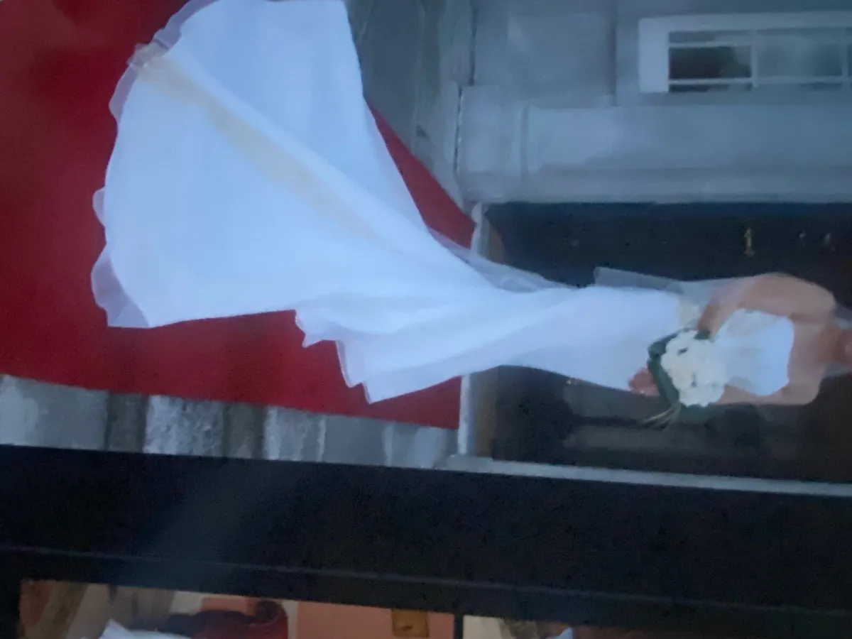 Wedding dress - Image 1