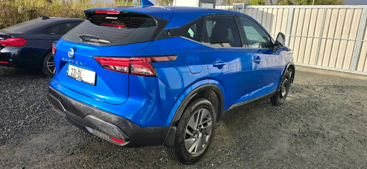 221 NISSAN QASHQAI - Image 3