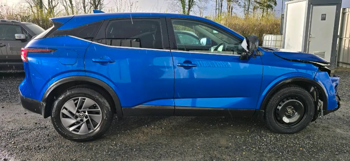 221 NISSAN QASHQAI - Image 4