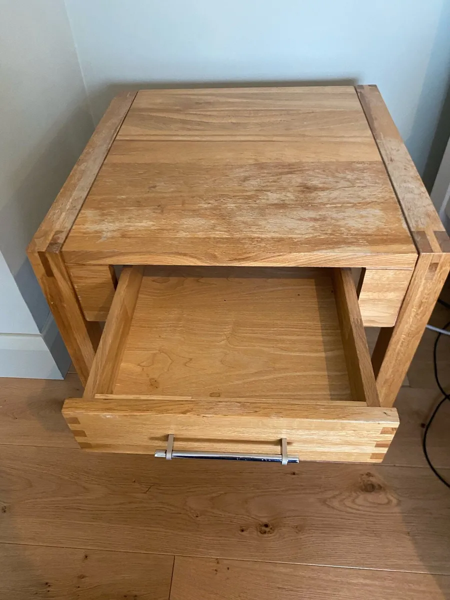 Solid oak side table - Image 2