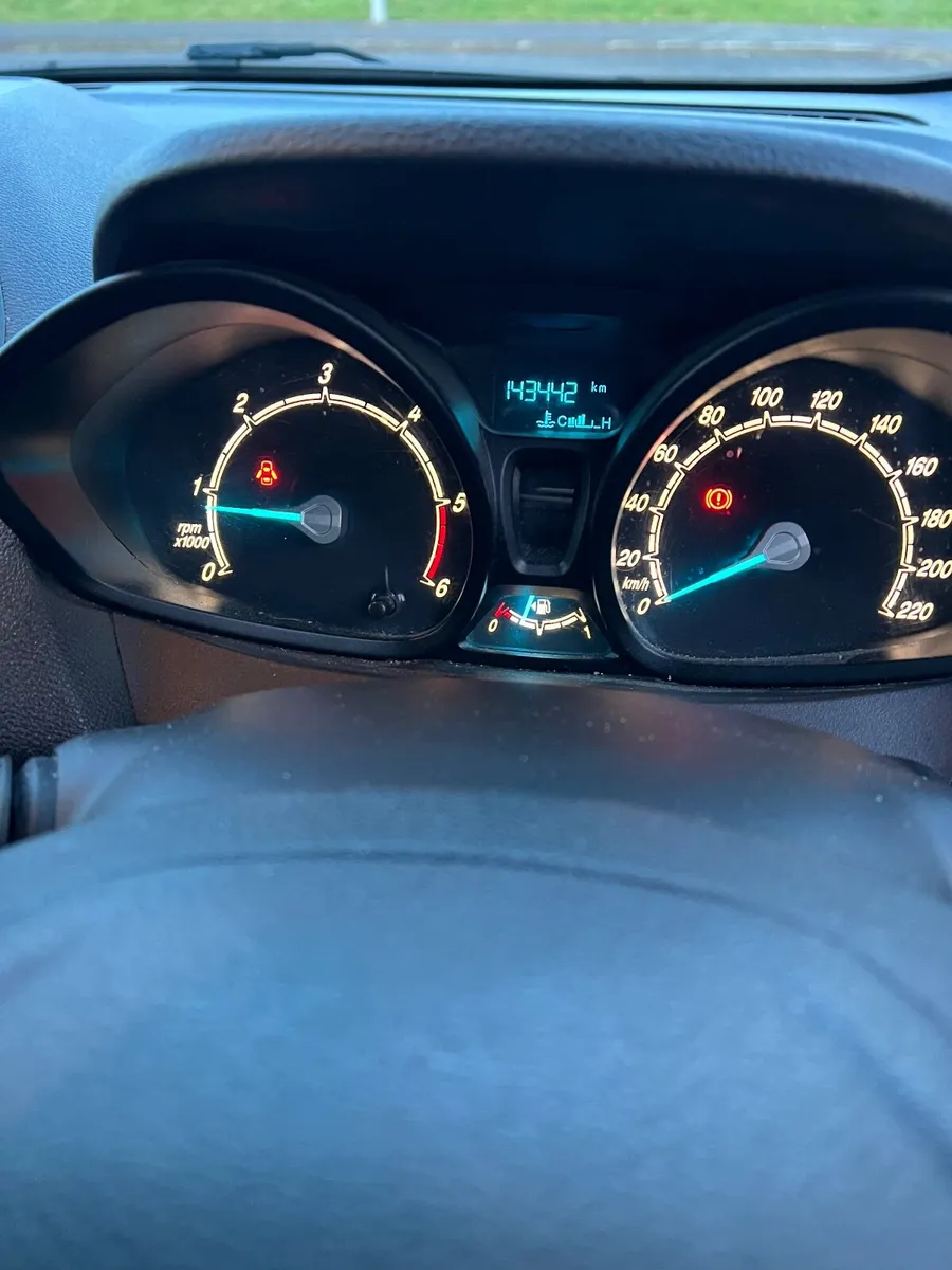 Ford Transit Courier 2017 - Image 3