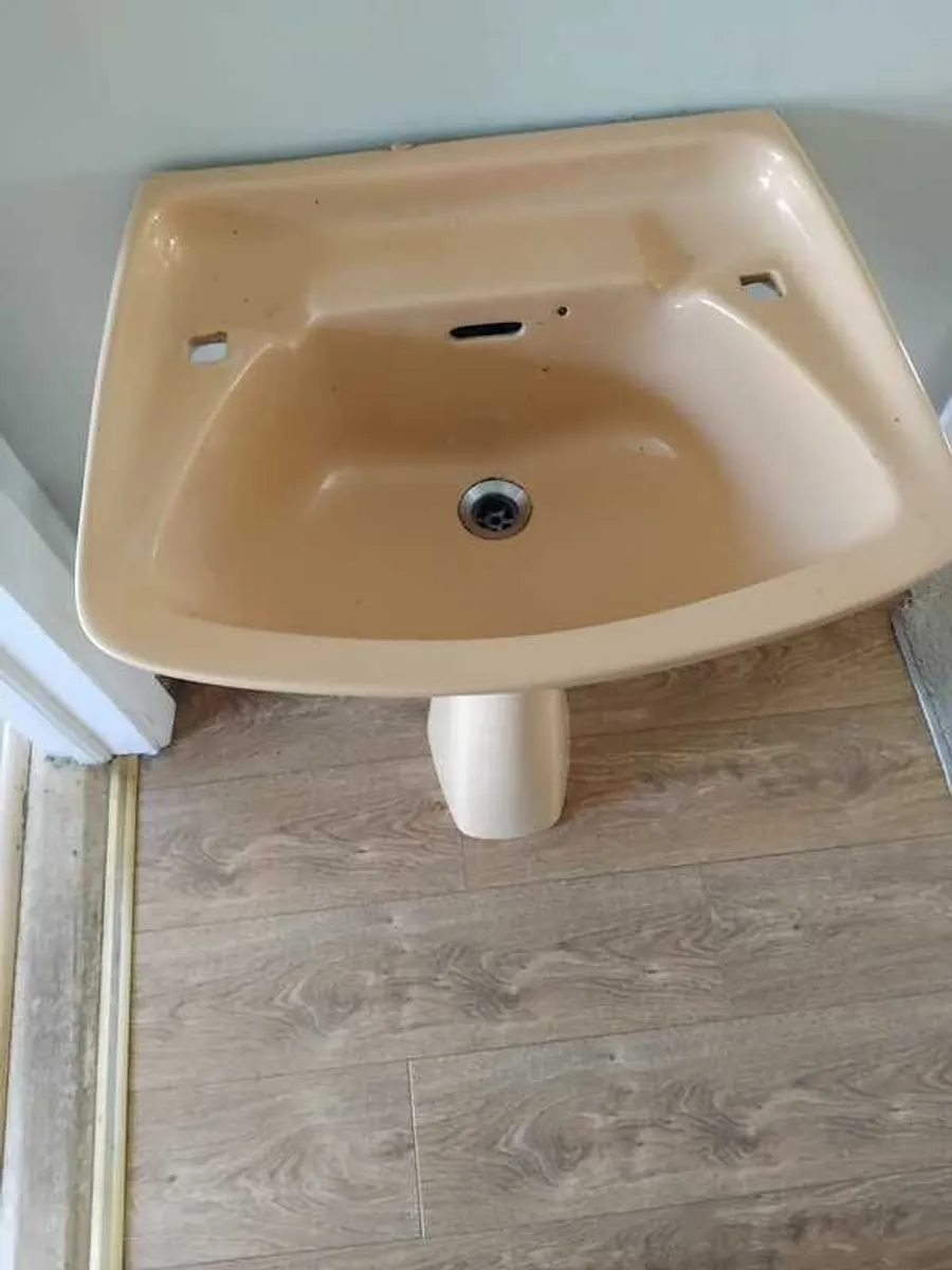 Bathroom fittings - Image 2