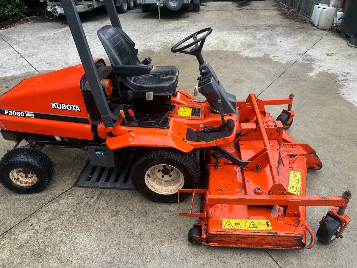 Kubota F3060 - Image 1