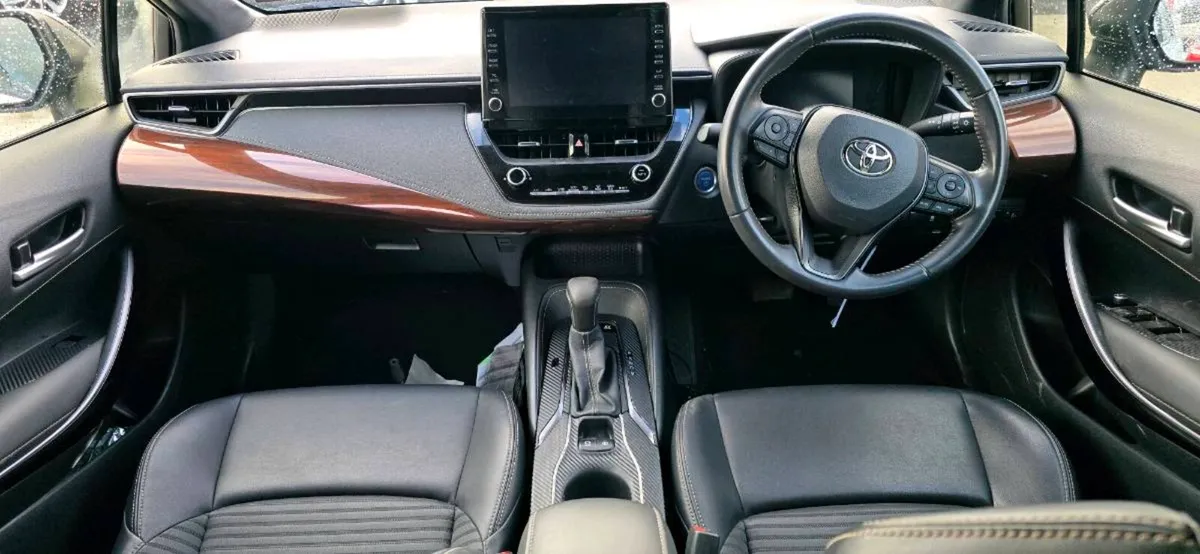 192 TOYOTA COROLLA HYBRID - Image 2