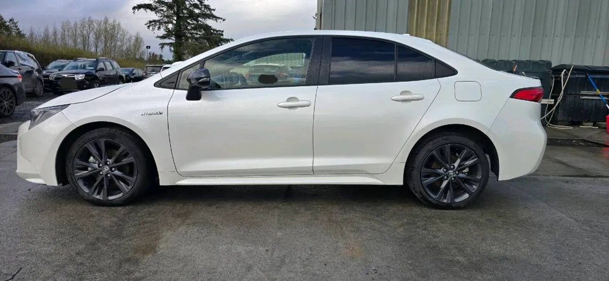 192 TOYOTA COROLLA HYBRID - Image 4