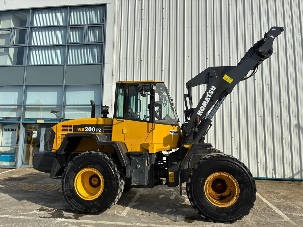 Komatsu WA200PZ-6 - Image 2