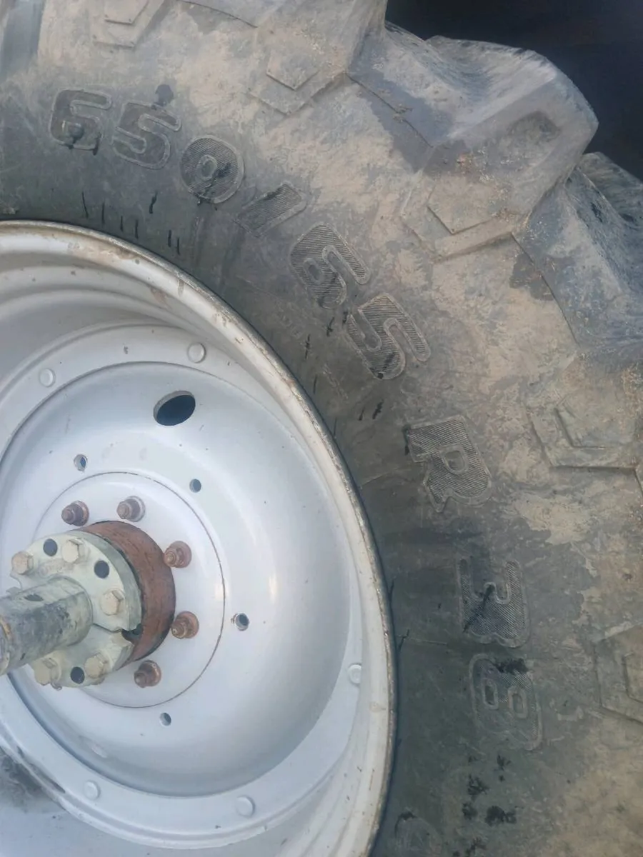 650/65R38 as new - Image 3
