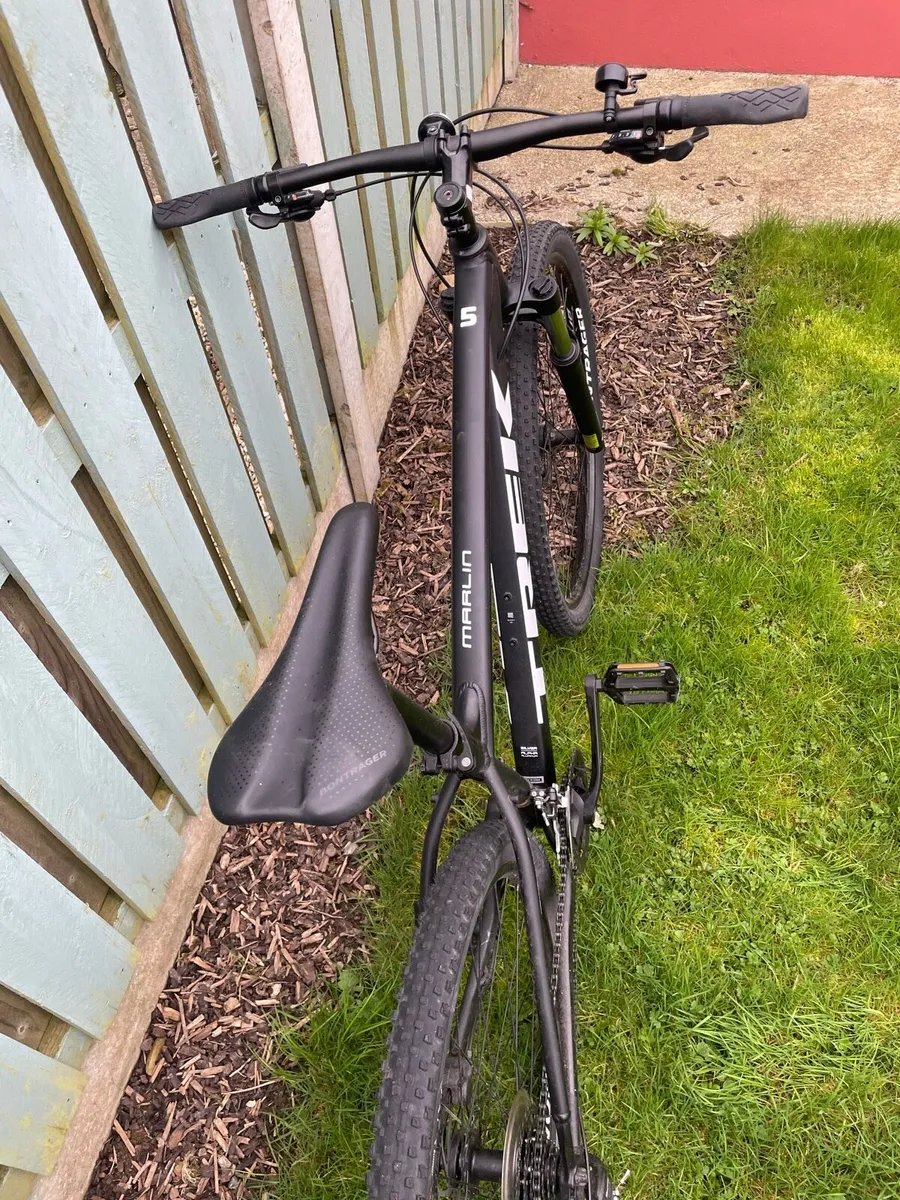 Trek Marlin 5 stiff tail mountain bike - Image 2