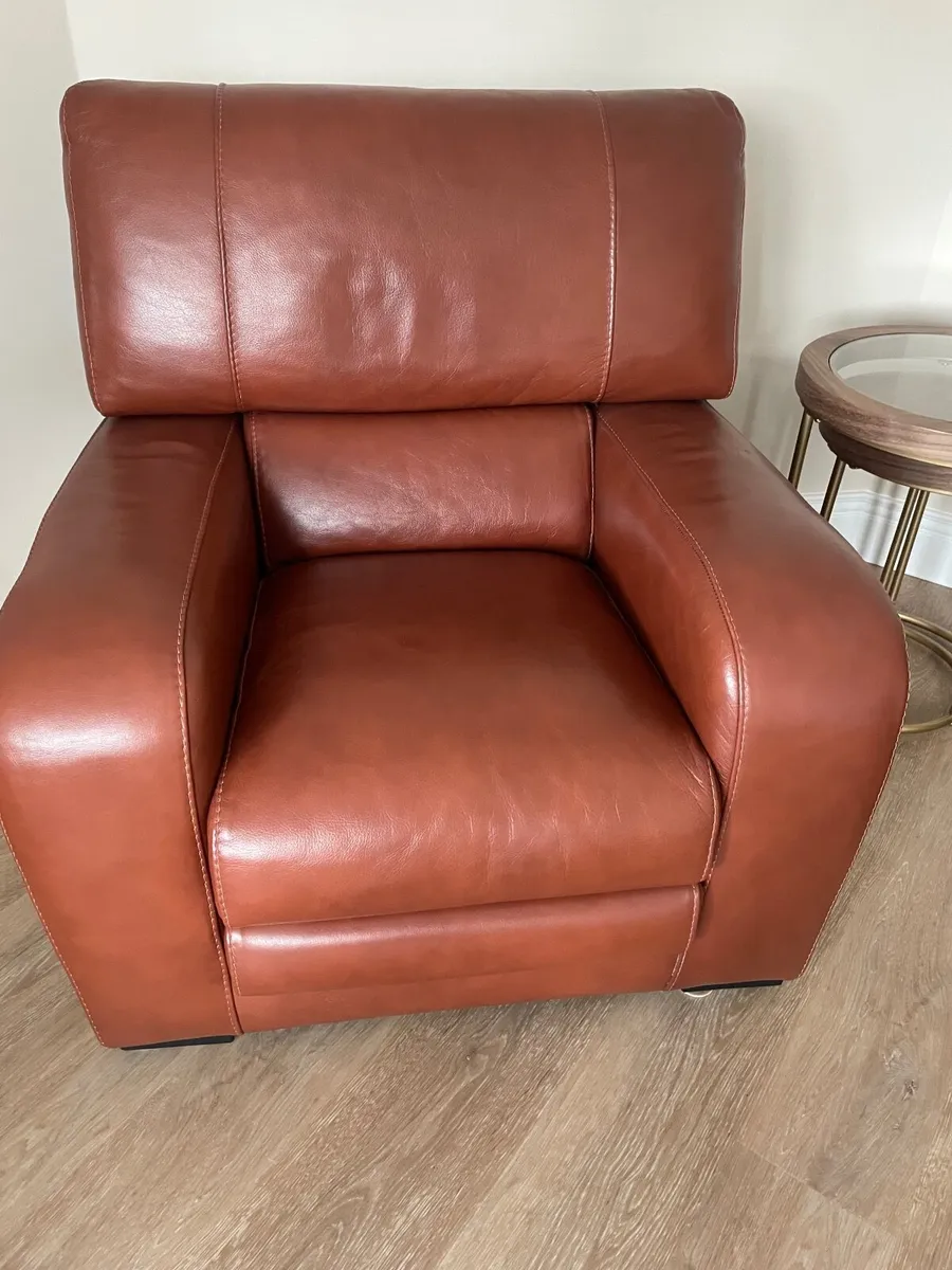 Quality Leather suite available - Image 2