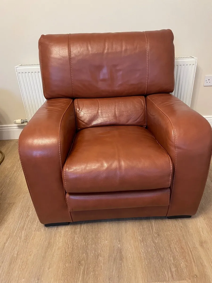 Quality Leather suite available - Image 3