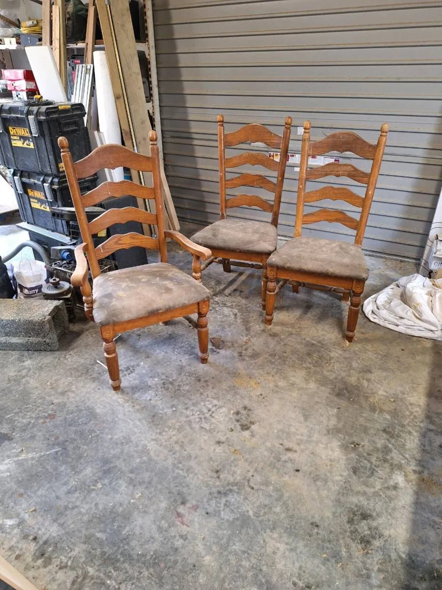 Table and 6 chairs - Image 2