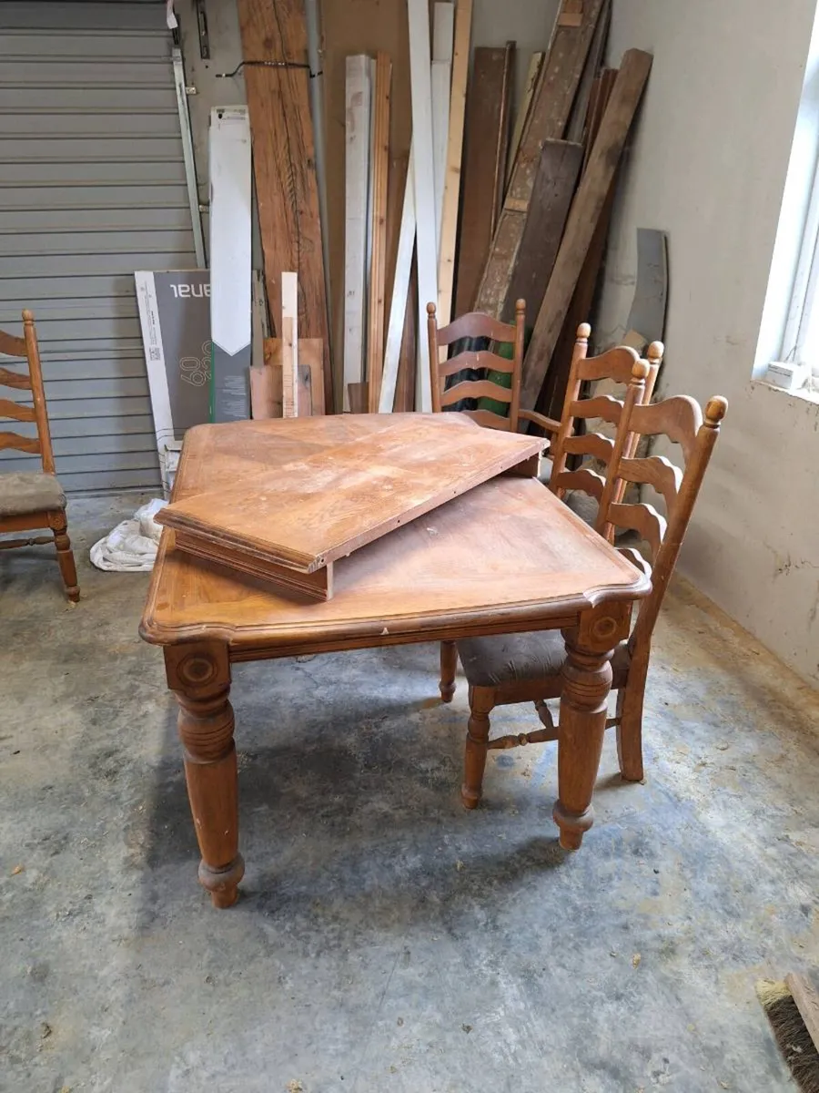 Table and 6 chairs - Image 3