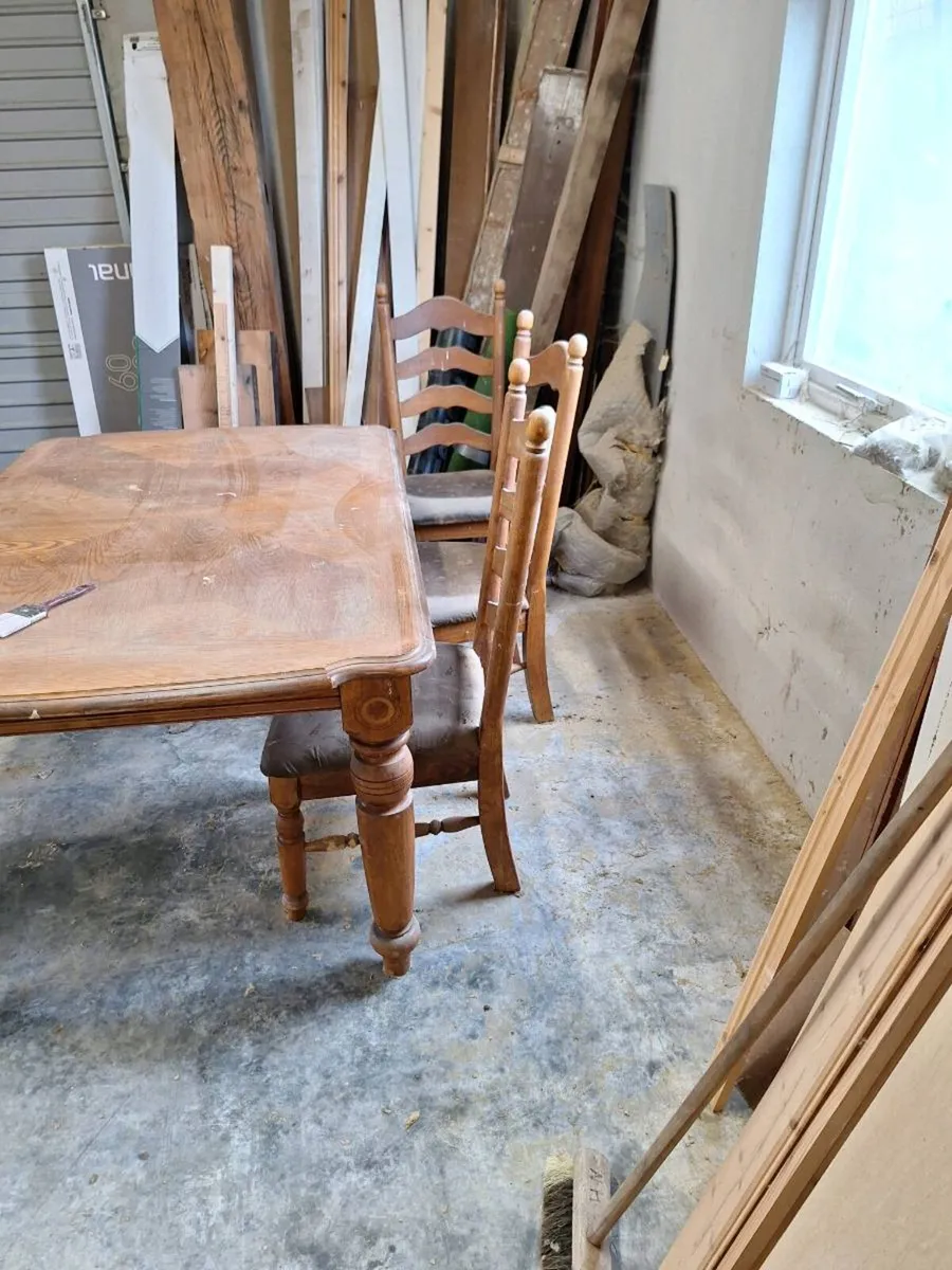Table and 6 chairs - Image 4