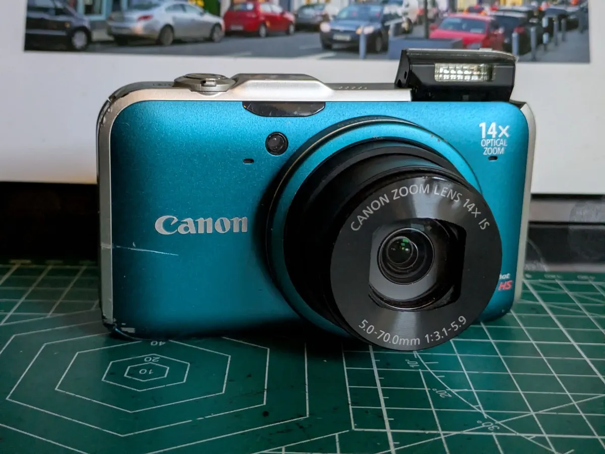 Canon SX230 HS compact camera - Image 1