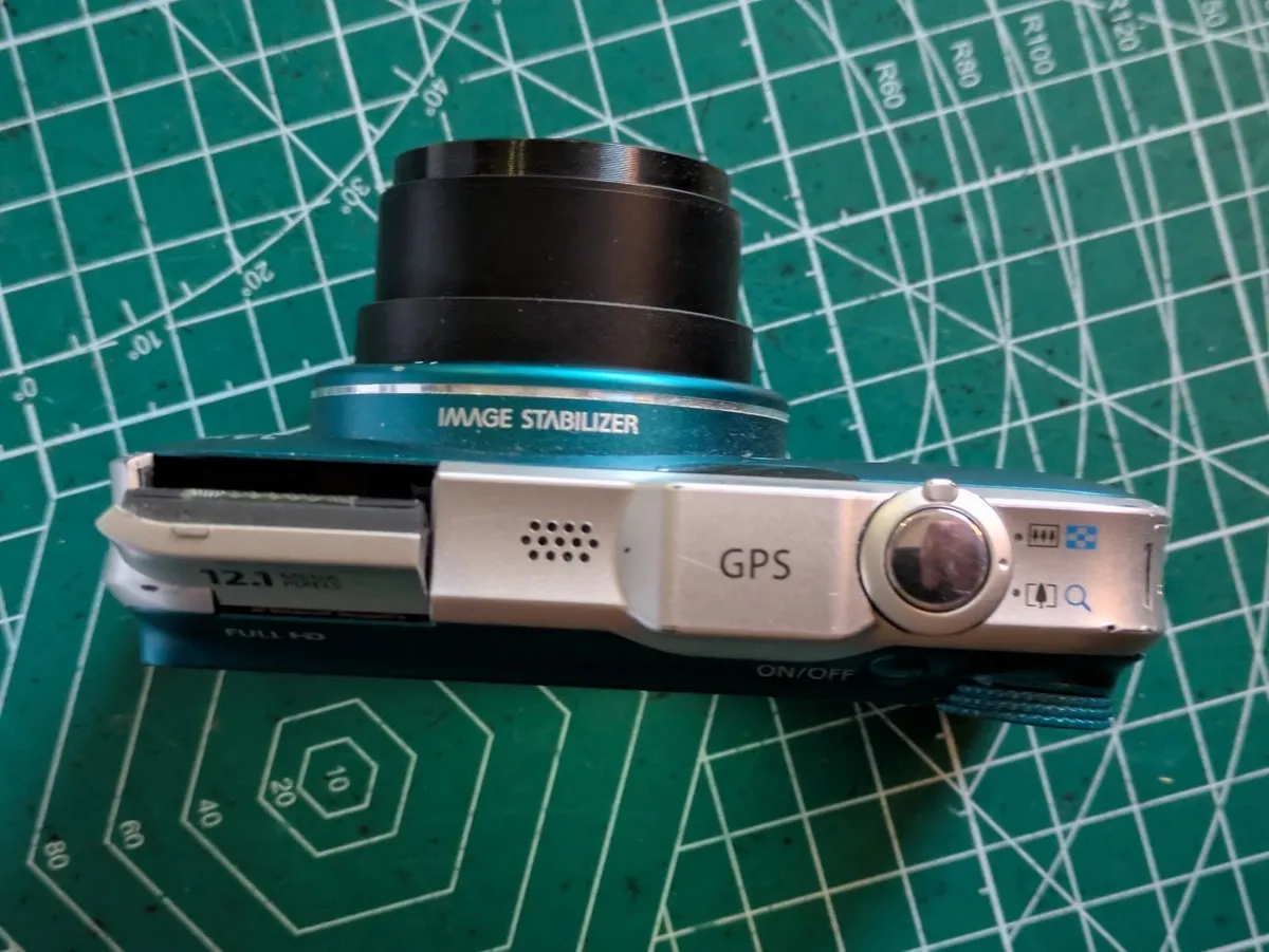 Canon SX230 HS compact camera - Image 2