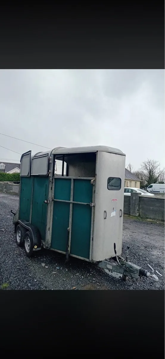 Hunter horse box - Image 1