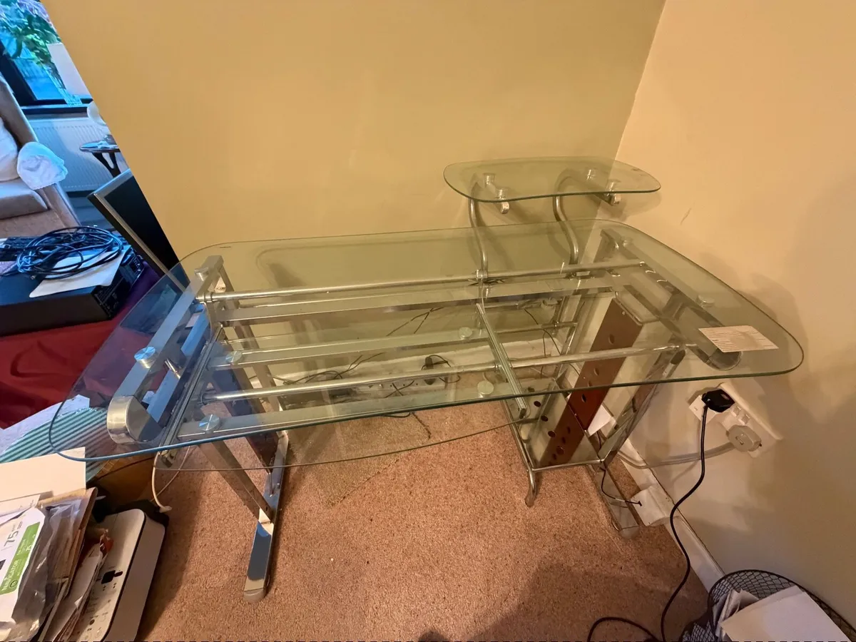 Computer desk - Image 3