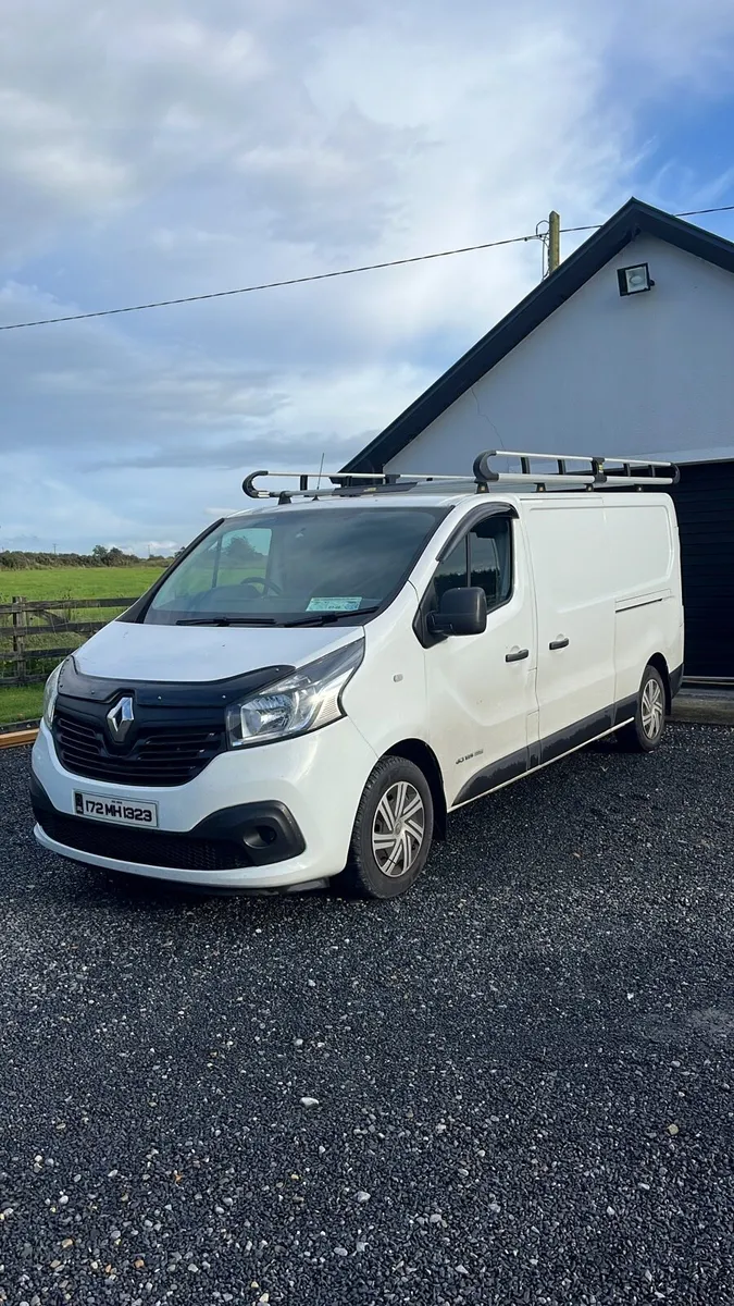 2017 Renault trafic - Image 1