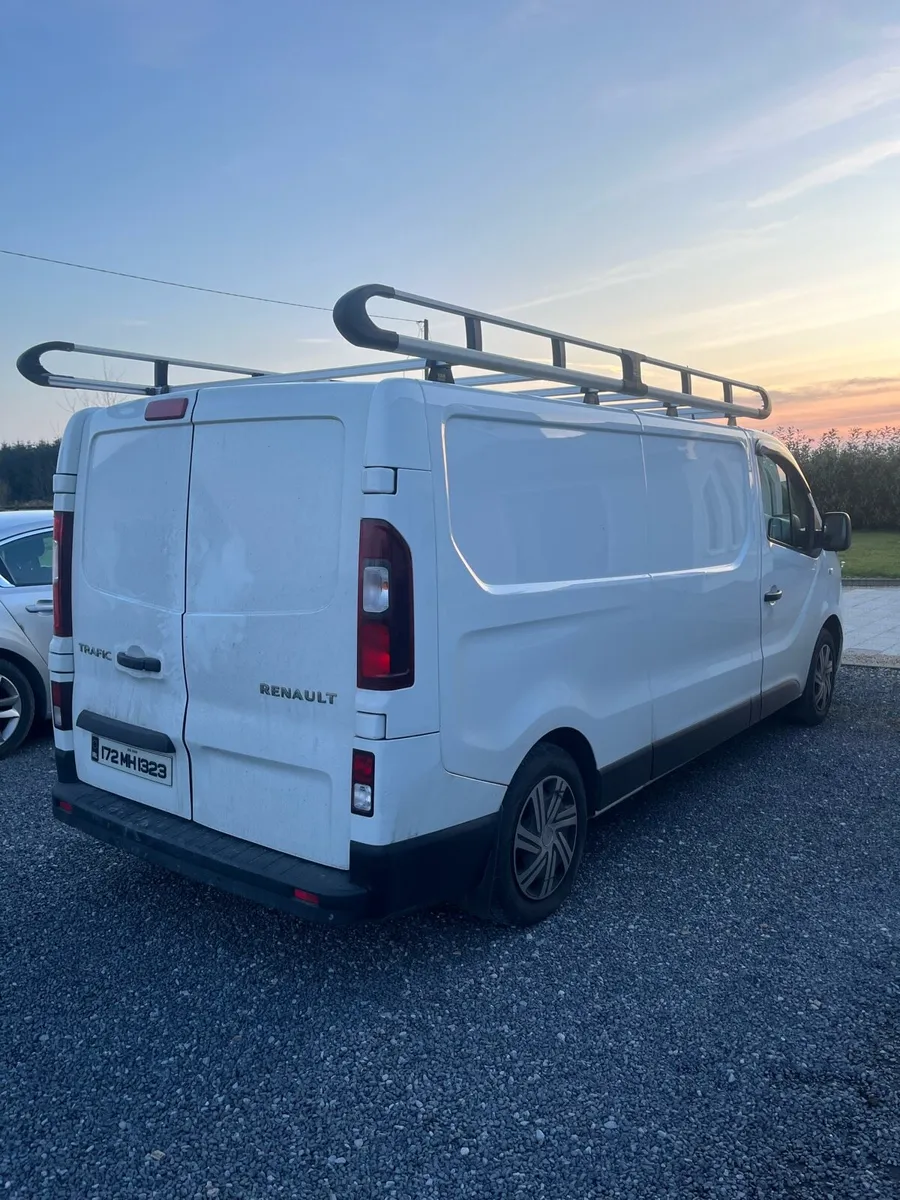 2017 Renault trafic - Image 4