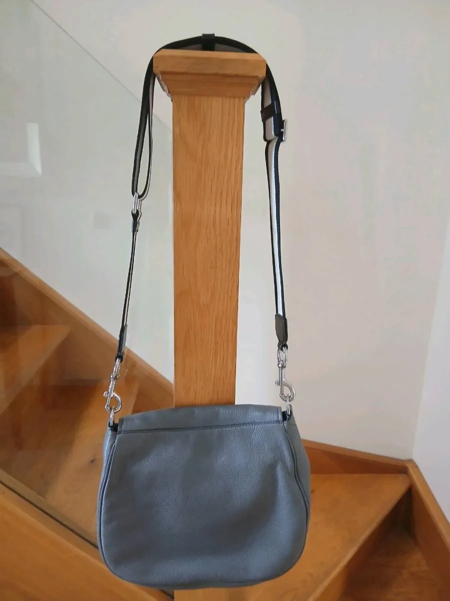 Marc Jacobs Leather Bag. - Image 4