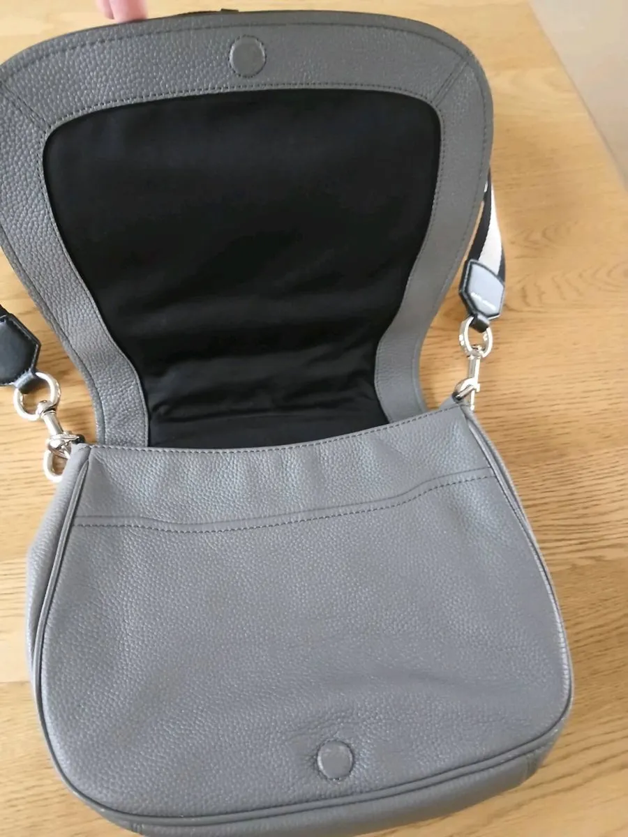 Marc Jacobs Leather Bag. - Image 3