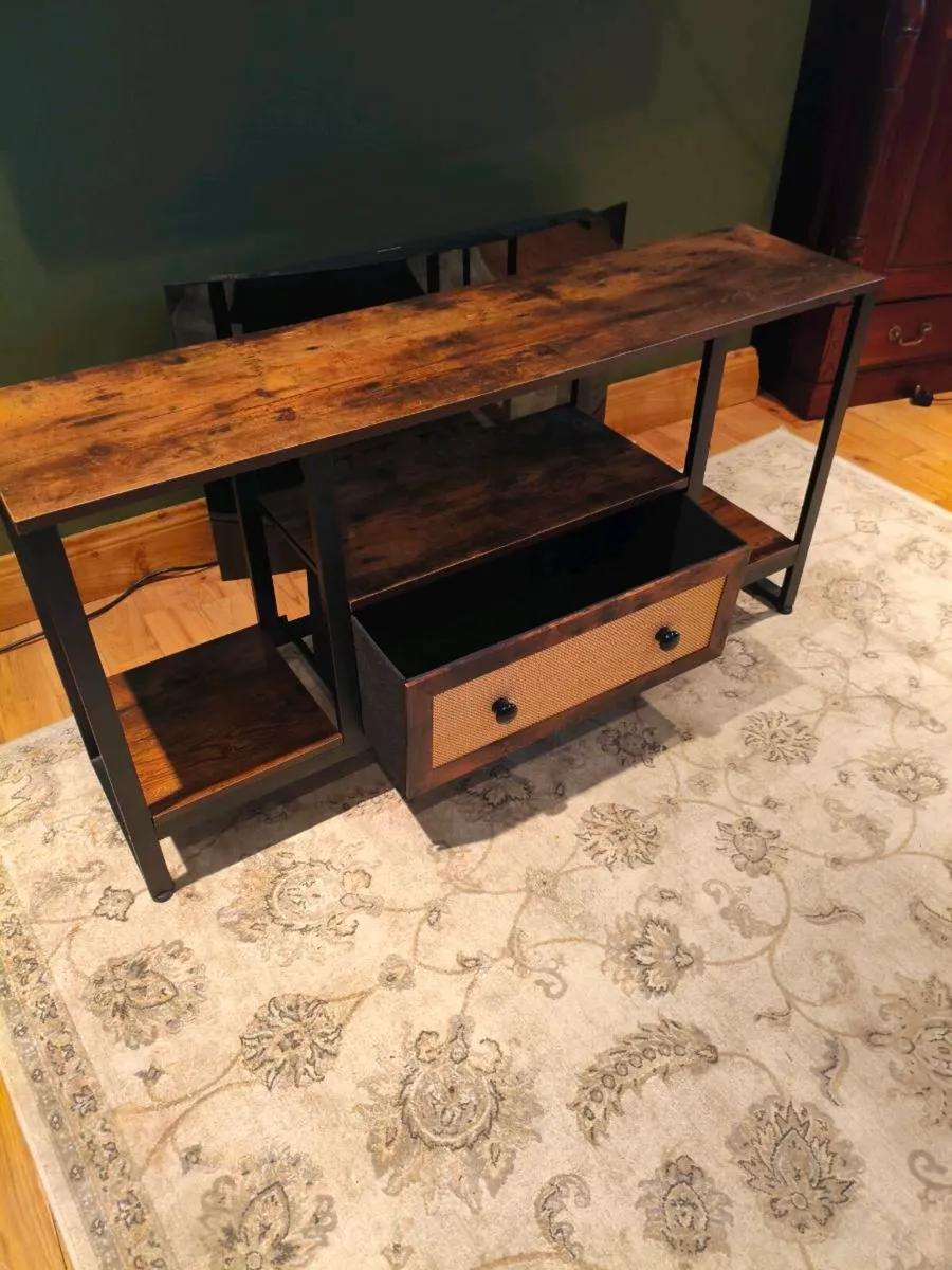 Beautiful new table 2 side tables 60 lot bargain - Image 2