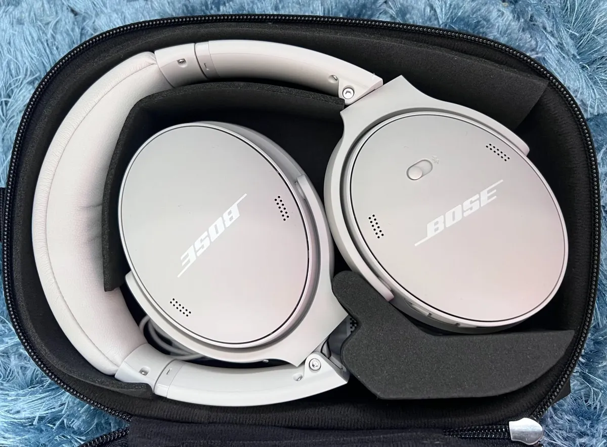 Bose Quiet Comfort wireless headphones - Image 1
