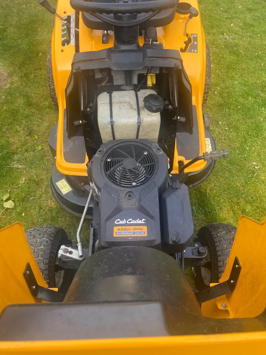 Tractor Lawnmower - Image 3