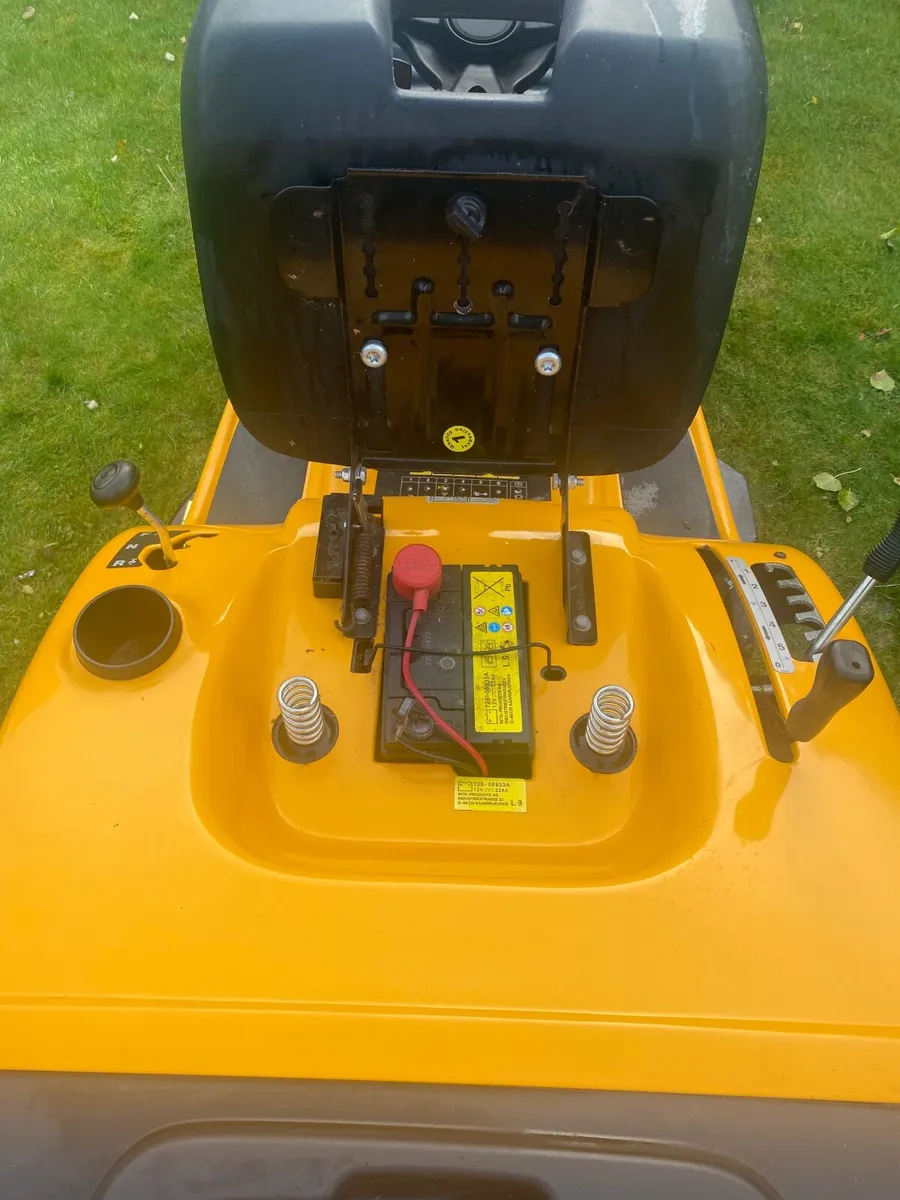 Tractor Lawnmower - Image 2