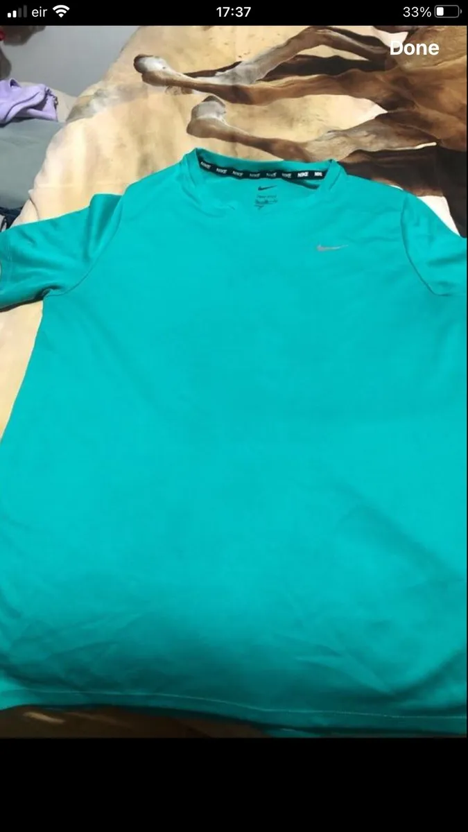 Boys Nike teeshirt size XL €5 - Image 1