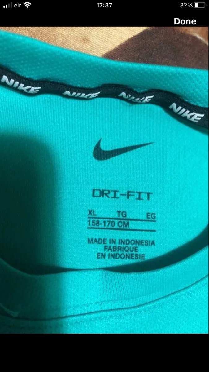 Boys Nike teeshirt size XL €5 - Image 3