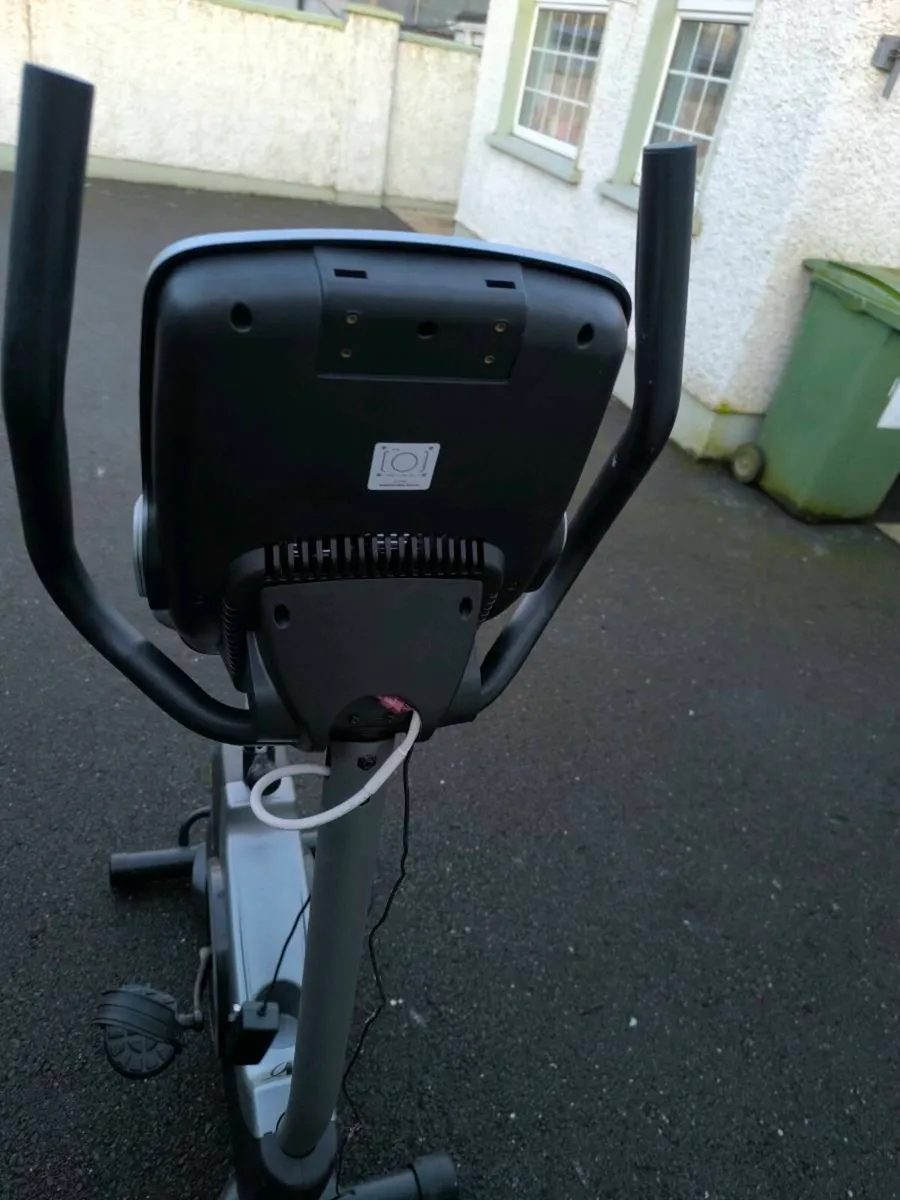 Exercise bike - Image 2