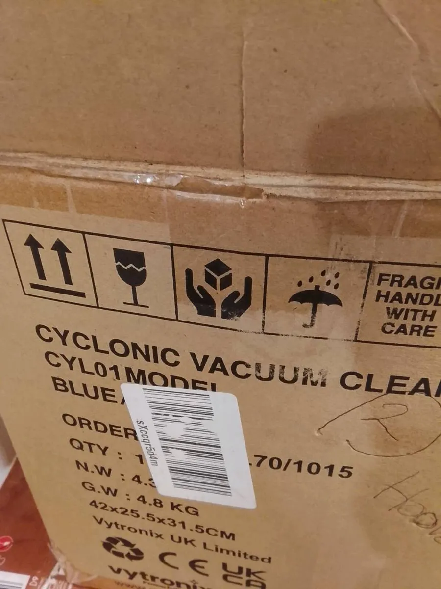 Vacuum Cleaner - Image 4