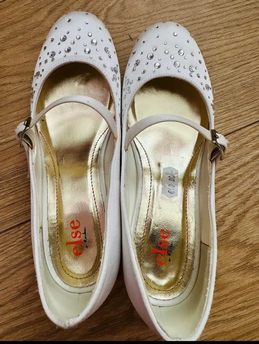 Beautiful full First Communion outfit - Image 3